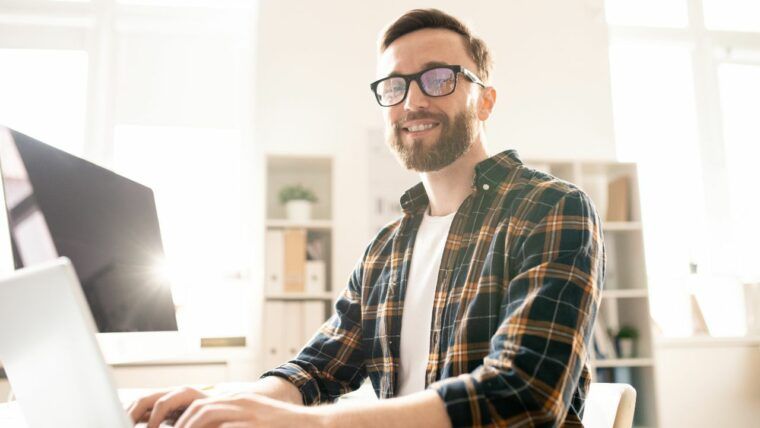 embedded software development - embedded engineer at work